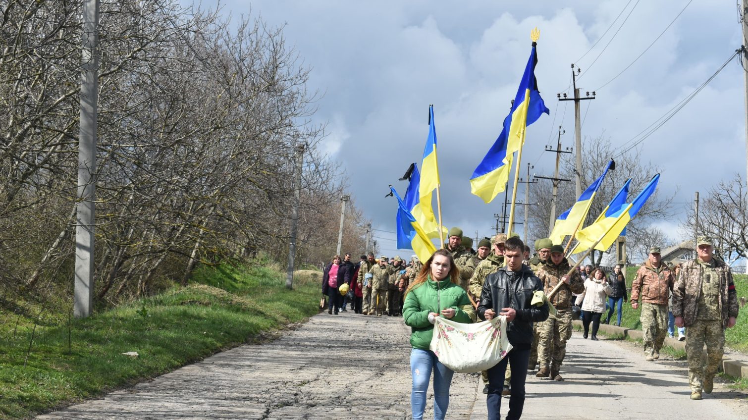 На Одещині провели в останню путь захисника, який героїчно загинув на Донеччині (фото) «фото»