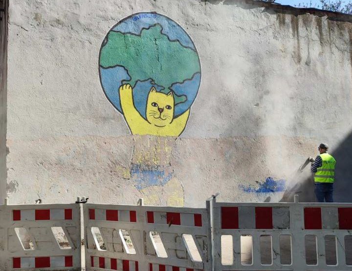 В Одесі зафарбували кота-патріота: в ДТЕК обіцяють його повернути (фото) «фото»