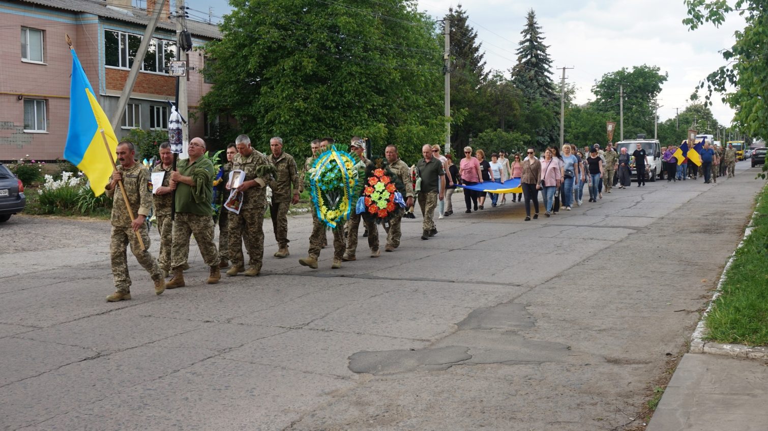 В Одеській області з пошаною простилися з військовим, який загинув на фронті (фото) «фото»