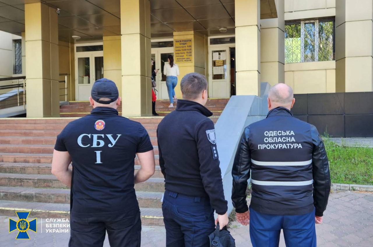 В Одесі працівники суду незаконно привласнювали квартири померлих usionline.com В Одесі працівники суду незаконно привласнювали квартири померлих «фото»