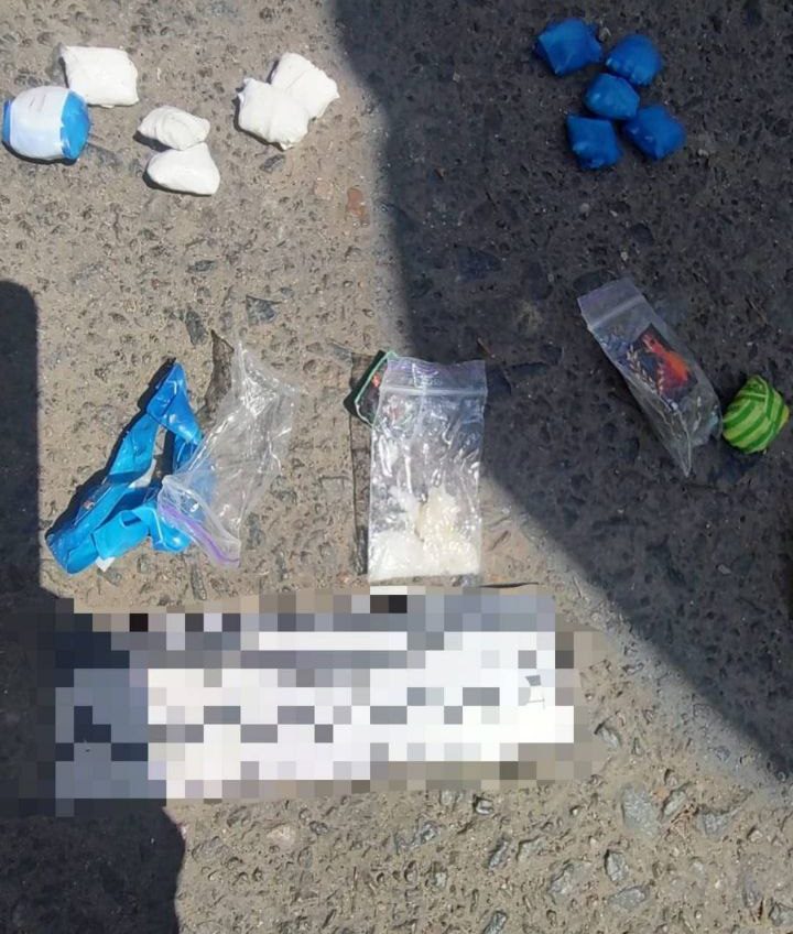 В Одесі затримали закладника з 23 згортками наркотичних речовин (фото) «фото»