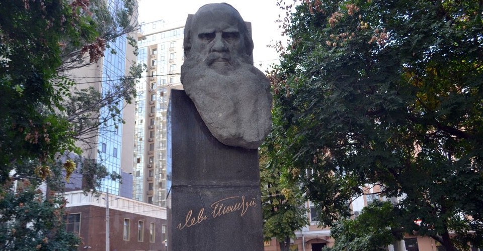 В Одесі уберуть пам’ятник Льву Толстому «фото»