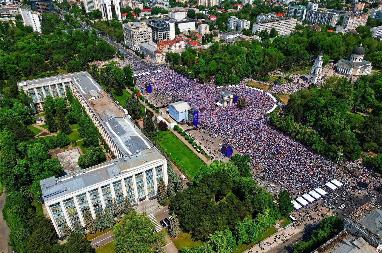 У Молдові відбувся великий мітинг на підтримку європейського вибору країни (фото) «фото»