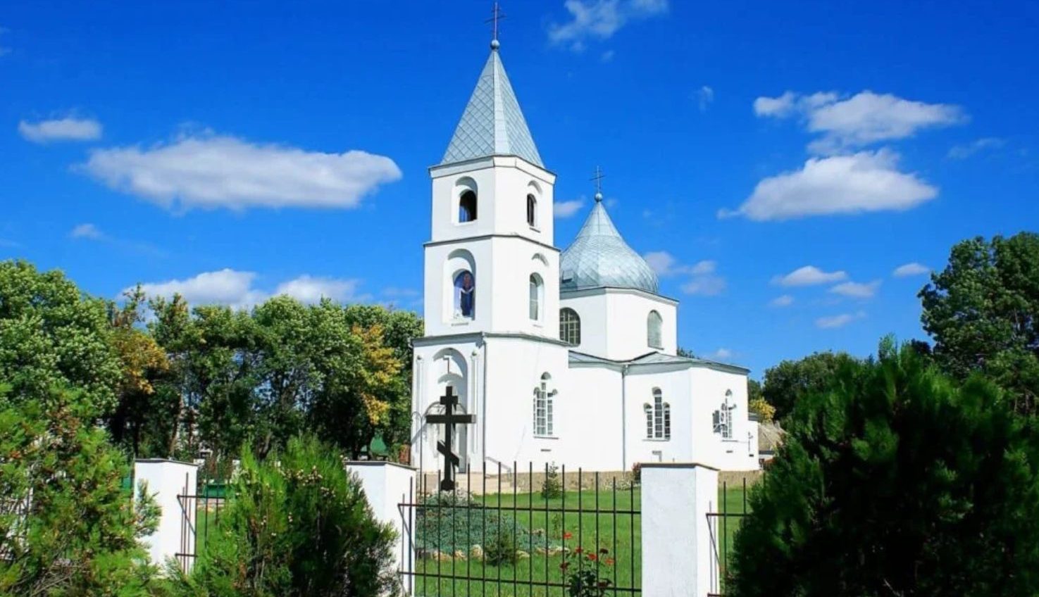 Через 4 роки та 22 судових позови: у Сараті на Одещині зареєстрували Православну церкву України «фото»