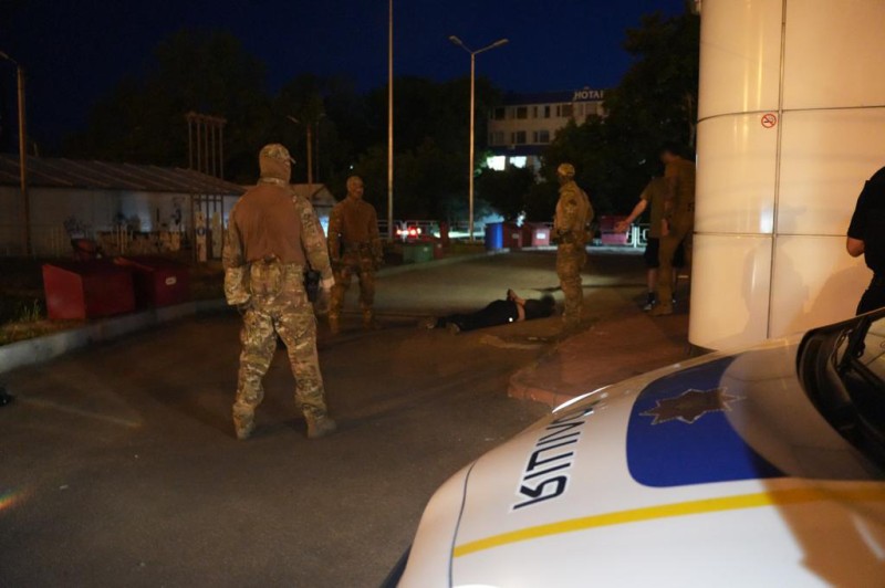 В Одесі нападники погрожували вбити охоронця та викрали сейф: їх затримали (фото) «фото»