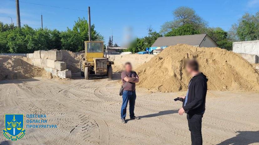 На Одещині «чорні копачі» викрали піску на півмільйона гривень (фото) «фото»
