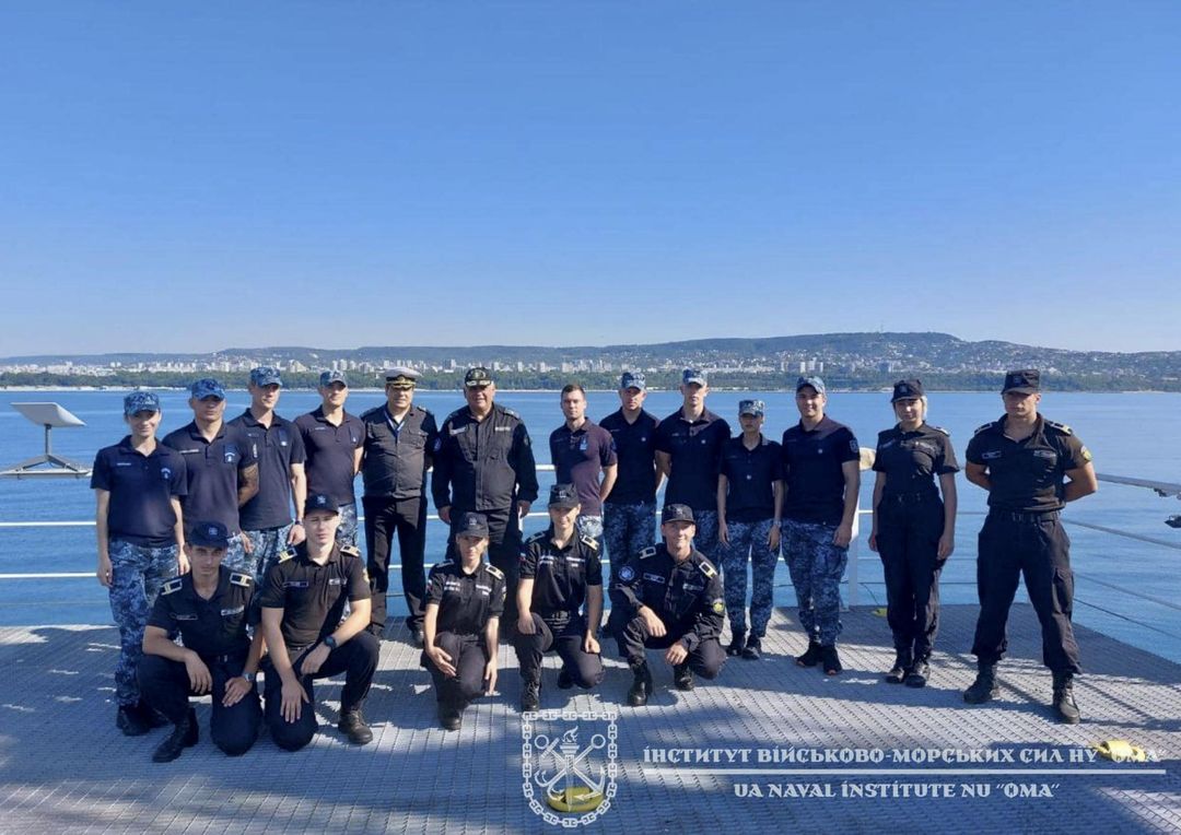 Одеські курсанти Інституту ВМС проходять практику на кораблі ВМС Болгарії «фото»