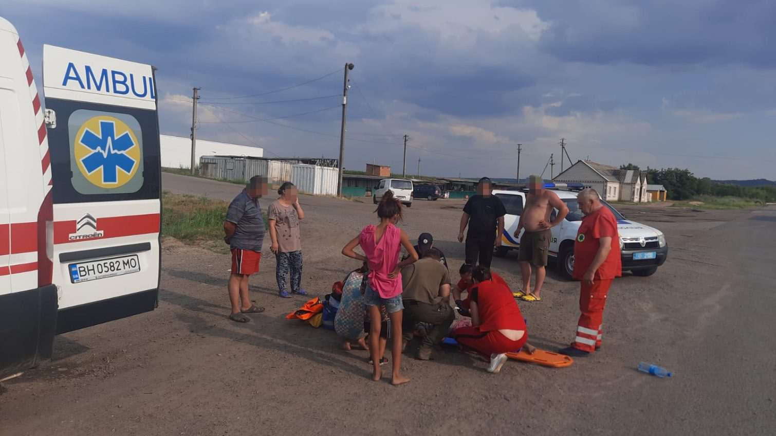 Жінка на позашляховику збила 10-річну дівчинку на трасі Київ – Одеса (фото) «фото»