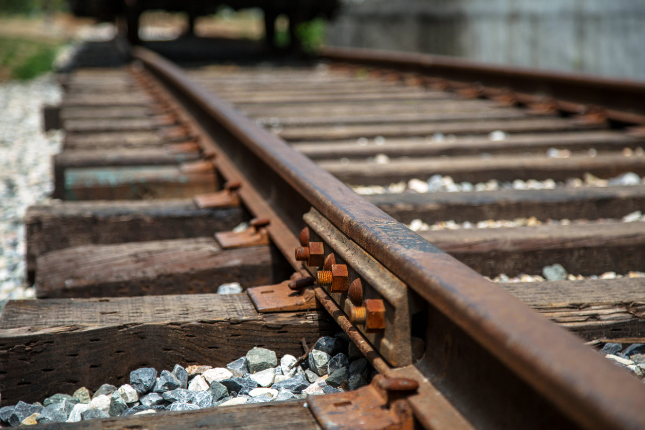Два потяги до Одеси затримуються: травмувалася людина на колії «фото»