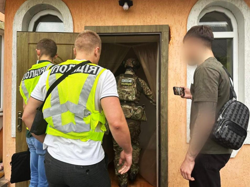 На Одещині викрили шахраїв, які наживалися на волонтерах і військових «фото»