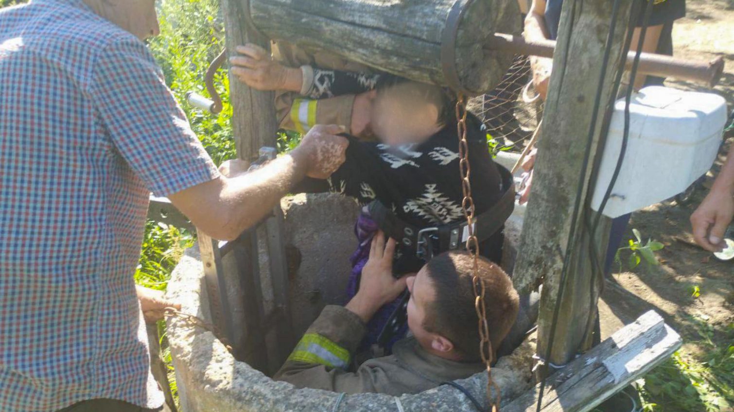 На Одещині врятували жінку, яка впала у криницю (фото) «фото»