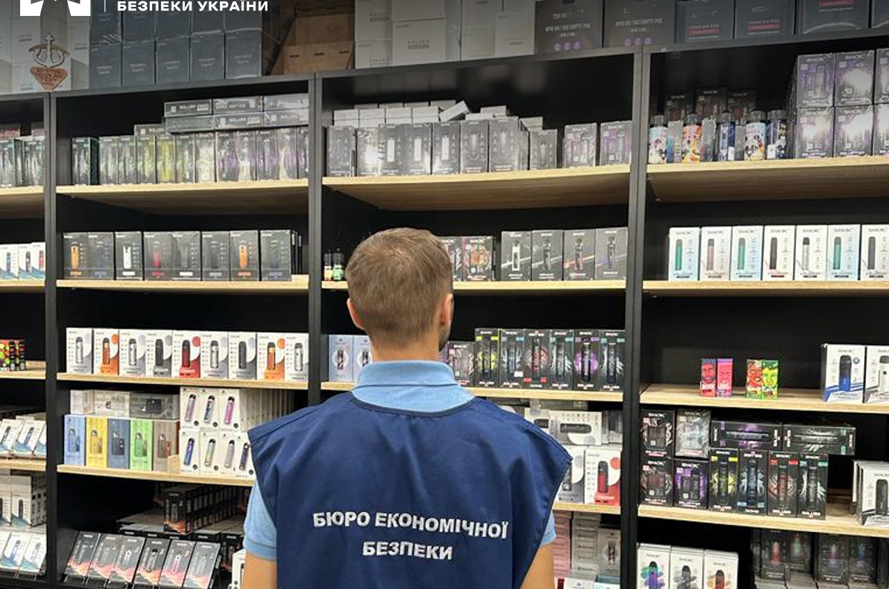 В Одесі розкрили мережу торгівлі підробними електронними сигаретами (фото) «фото»