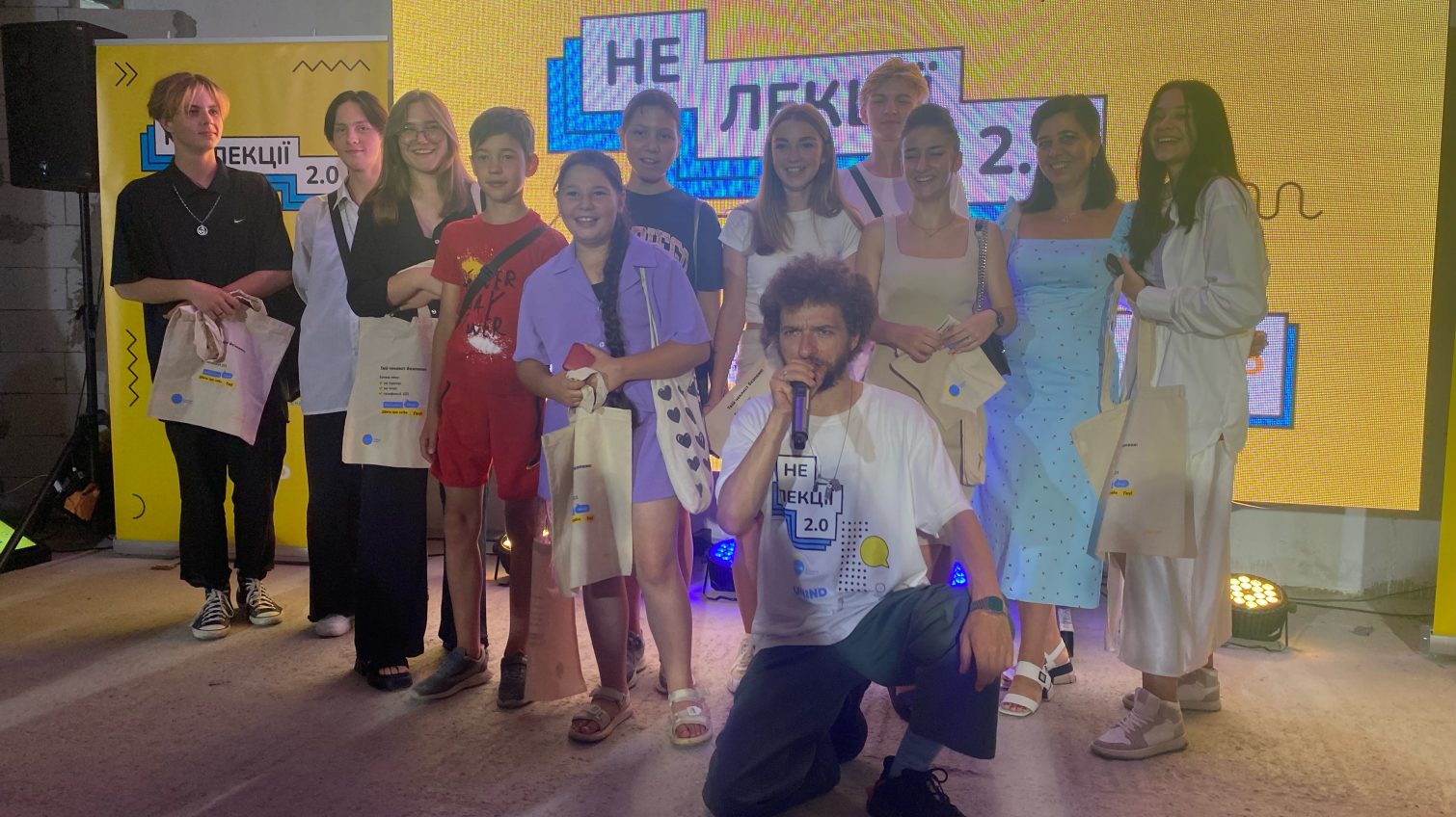 Гуморист і волонтер Василь Байдак проводить «НеЛекції» про мінну безпеку та здоров’я для молоді Одещини (фото) «фото»