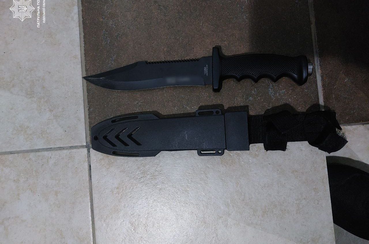 В Ізмаїлі на вулиці чоловік погрожував перехожим ножем «фото»