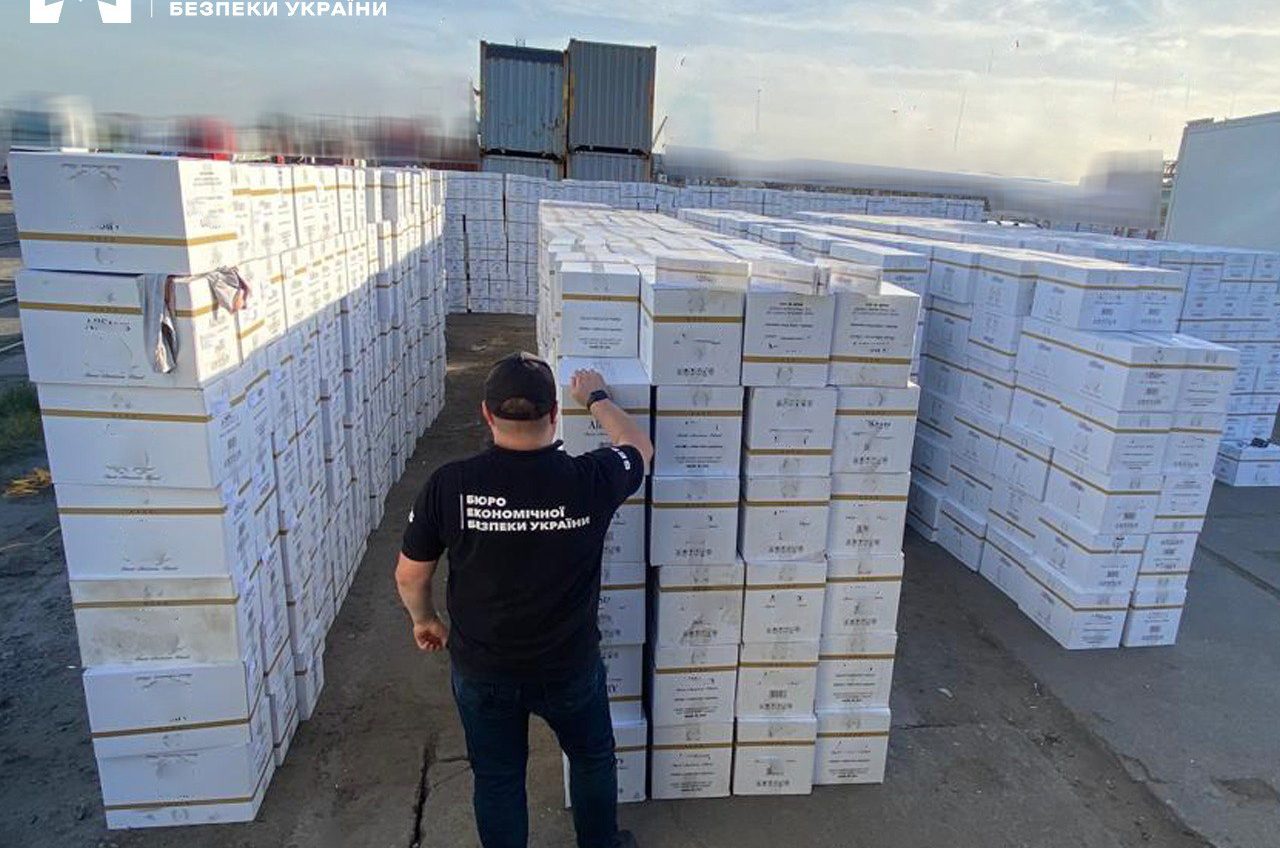 У Ренійському порту знайшли контейнер з сигаретами з ОАЄ на 74 млн гривень (фото) «фото»