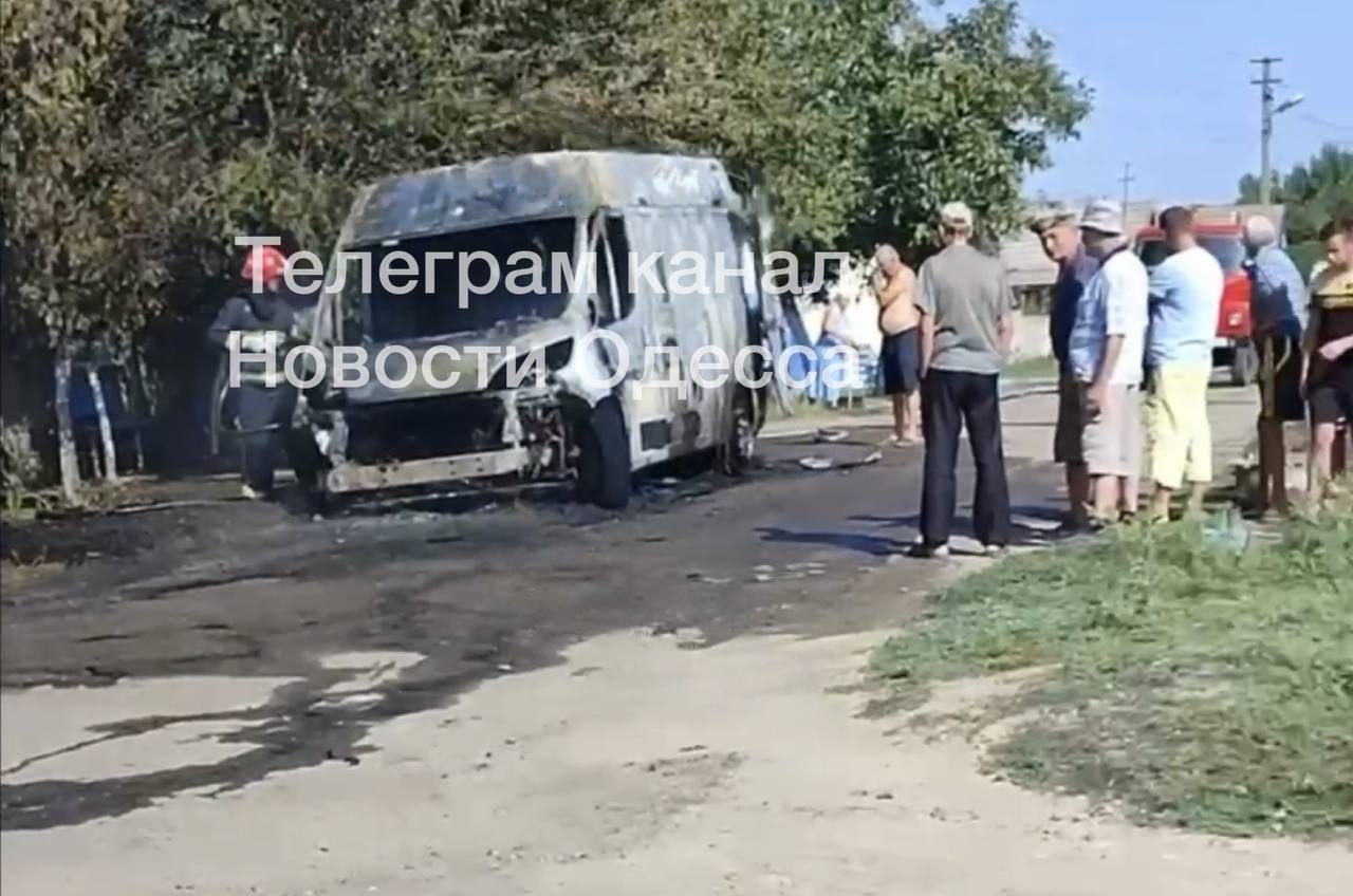 В Одеській області спалахнула машина «швидкої» (фото) «фото»