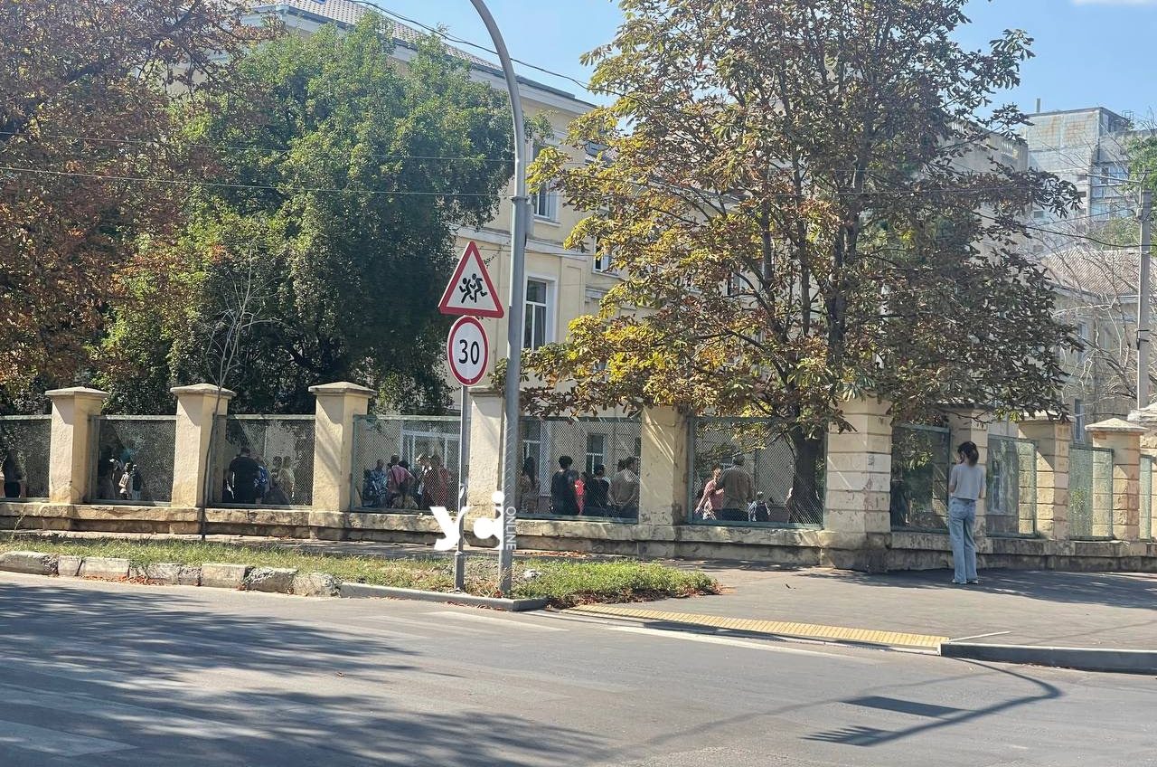 В Одесі батьки повідомили про масове мінування шкіл – дітей евакуюють «фото»