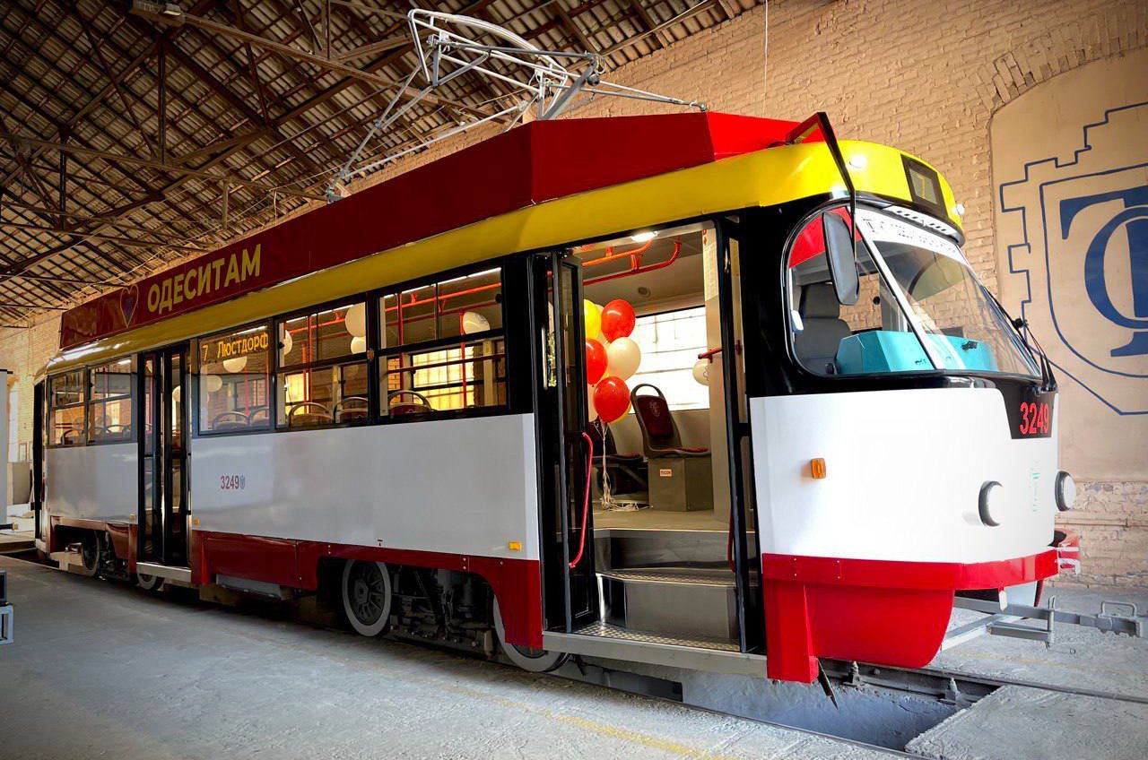В Одесі на маршрут вийшов перший трамвай з системою кондиціювання повітря (фото) «фото»