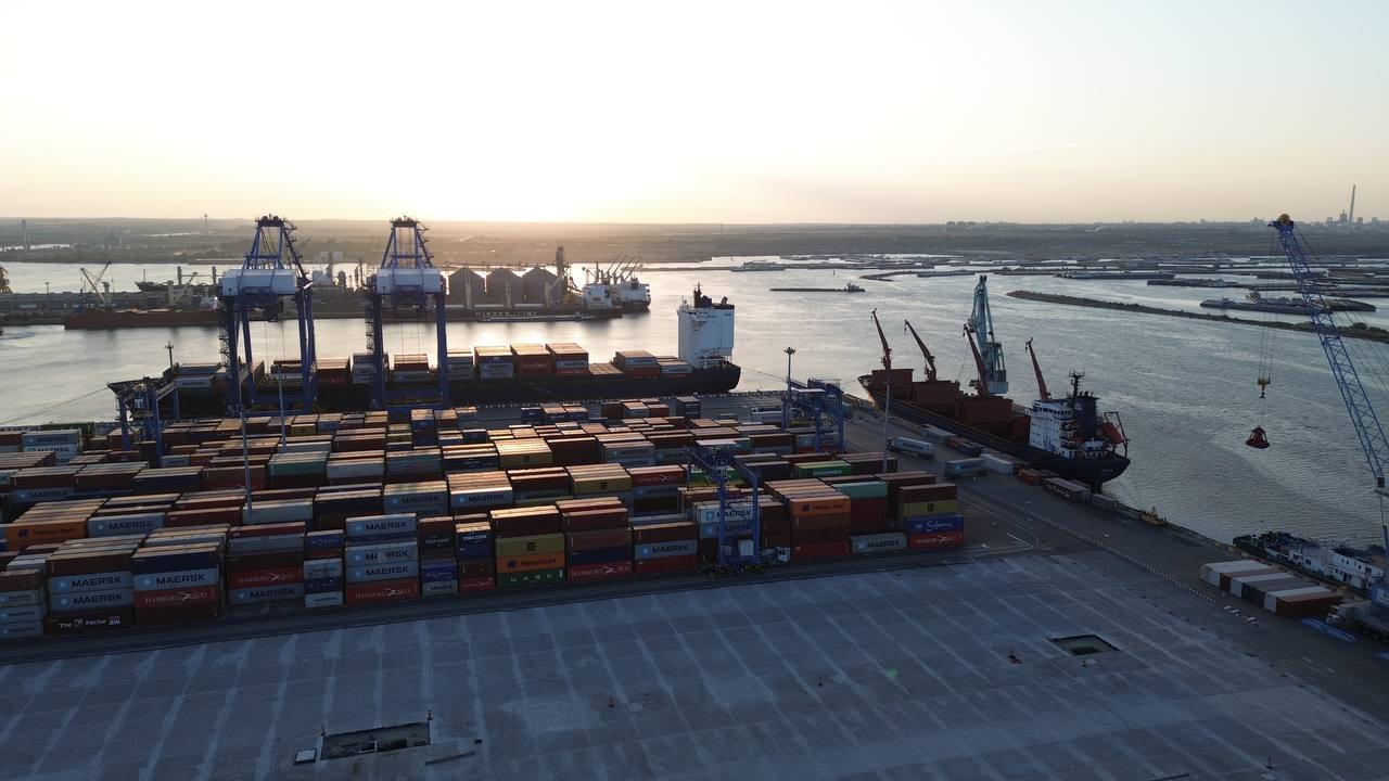 Дунайське пароплавство за місяць обробило рекордний обсяг вантажів (фото) —  УСІ Online