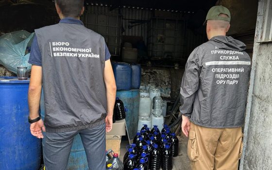 На Одещині затримали пенсіонера – організатора підпільного виробництва алкоголю на мільйони (фото) «фото»