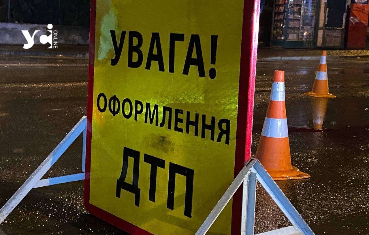 Аварія з «перевертнем» сталася у середмісті Одеси (фото) «фото»