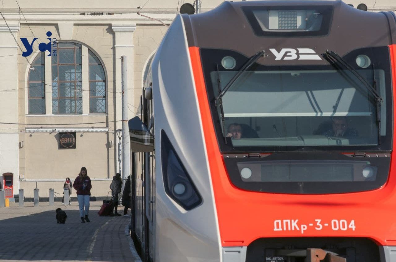 Через ремонт дороги зміниться маршрут поїзду Одеса-Рахів «фото»
