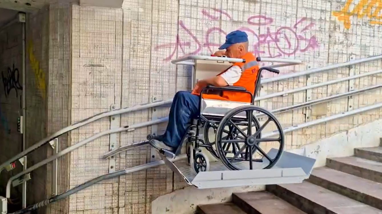 В Одесі відновлюють систему електричних підйомників для людей з інвалідністю «фото»