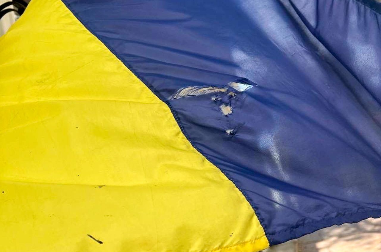 В Одесі п’яний юнак знущався над прапором України (фото) «фото»