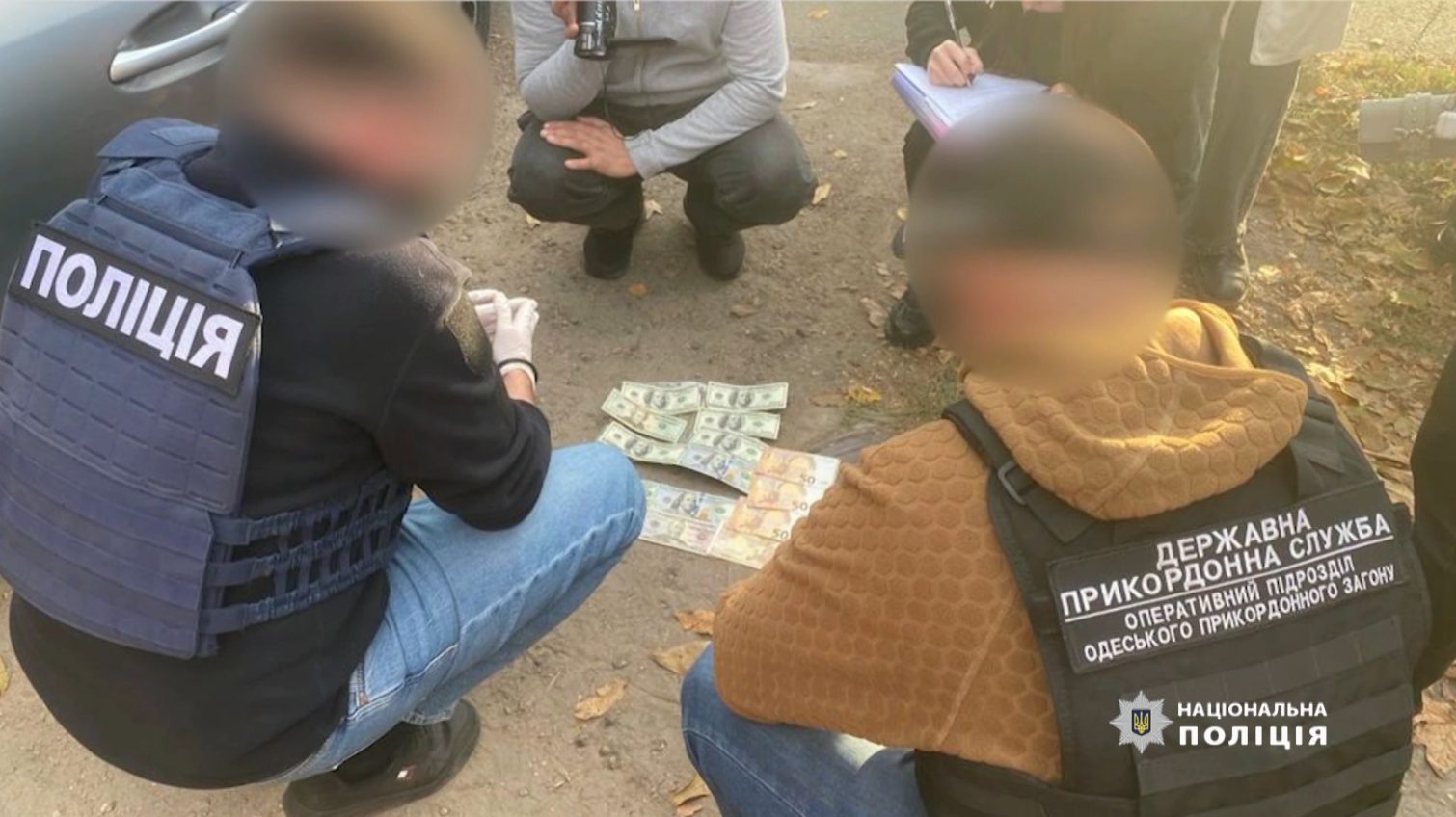 На Одещині священослужитель, стоматолог та безробітний організували схему виїзду за кордон (фото, відео) «фото»