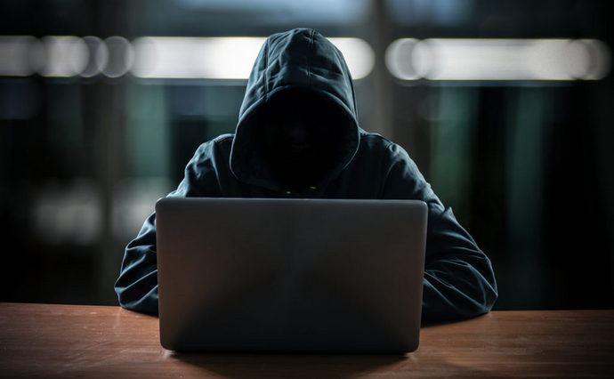 Кіберполіція допомогла викрити хакерів, які викрадали інформацію та вимагали «крипту» у 168 компаній «фото»