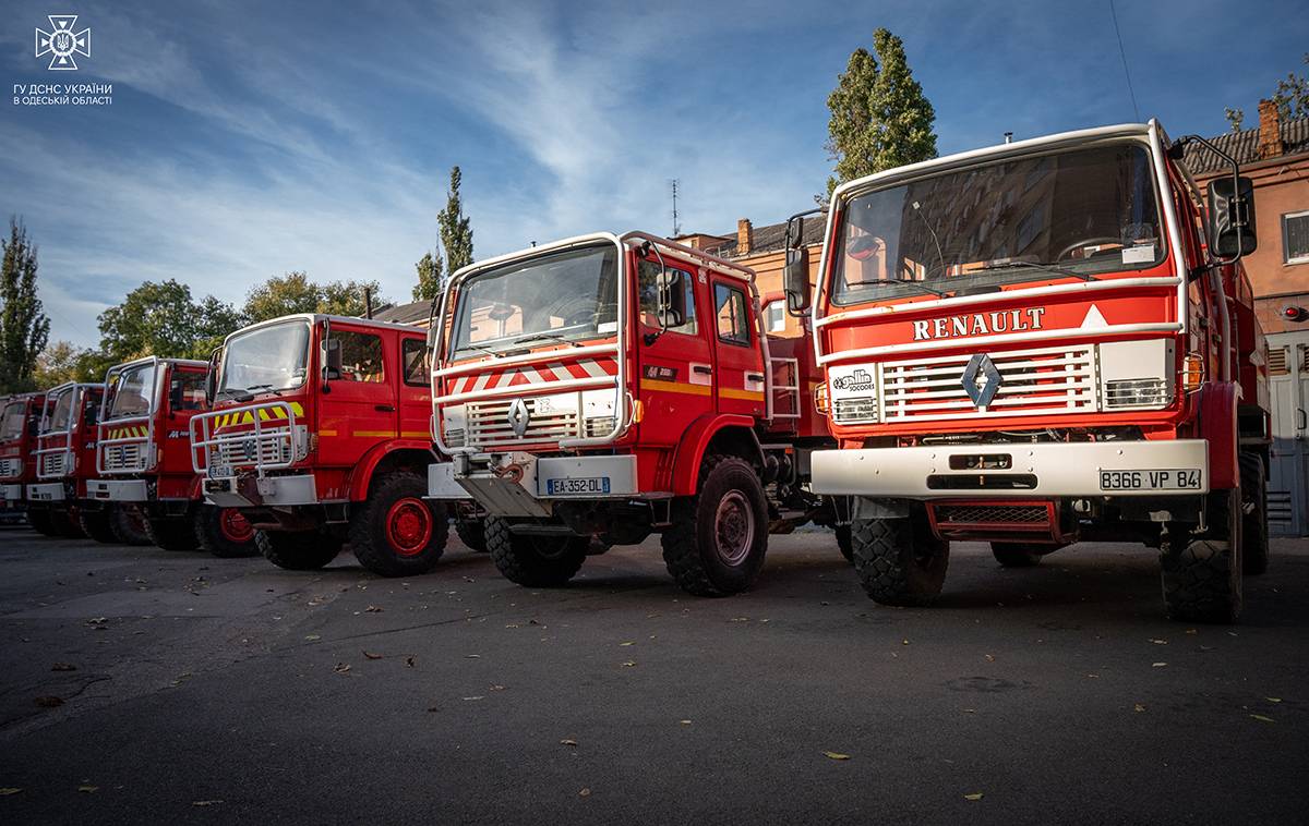 Одеса отримала шість нових пожежних машин-всюдиходів від американського благодійника (фото) «фото»