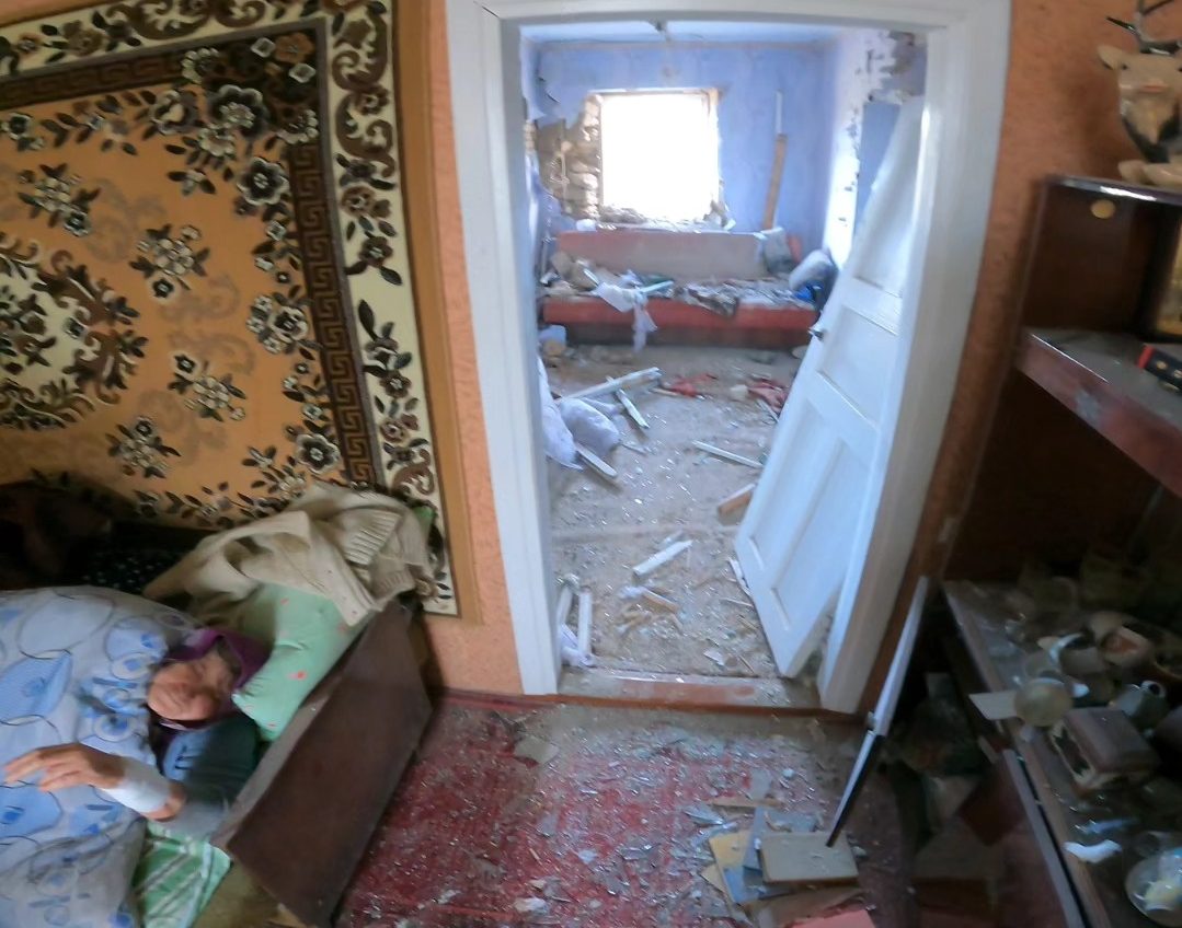 Бойовий медик з Одеси показав як живуть люди під обстрілами на Херсонщині (фото) «фото»