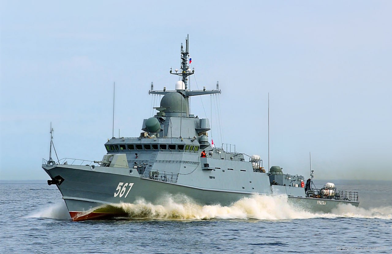 ЗСУ відправили услід за «москвою» ще один корабель рашистів – носій «Калібрів» «фото»