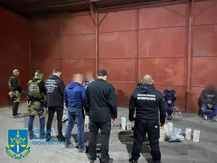 Контрабандистам, яких затримали в Одеському порту зі 114 кг кокаїну, винесли вирок (фото) «фото»