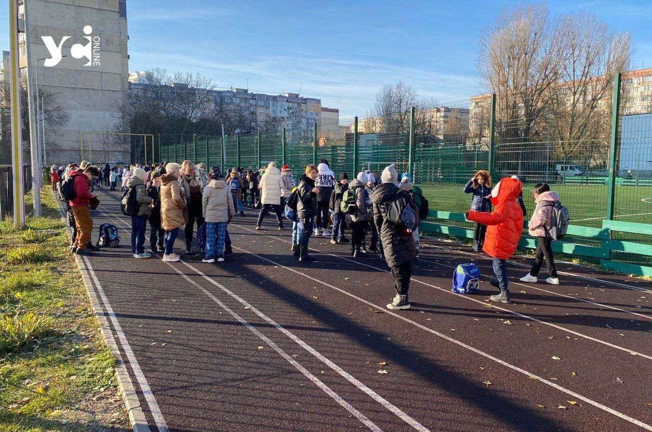 В Одесі «заміновано» більшість шкіл: учнів евакуюють (фото) — УСІ Online