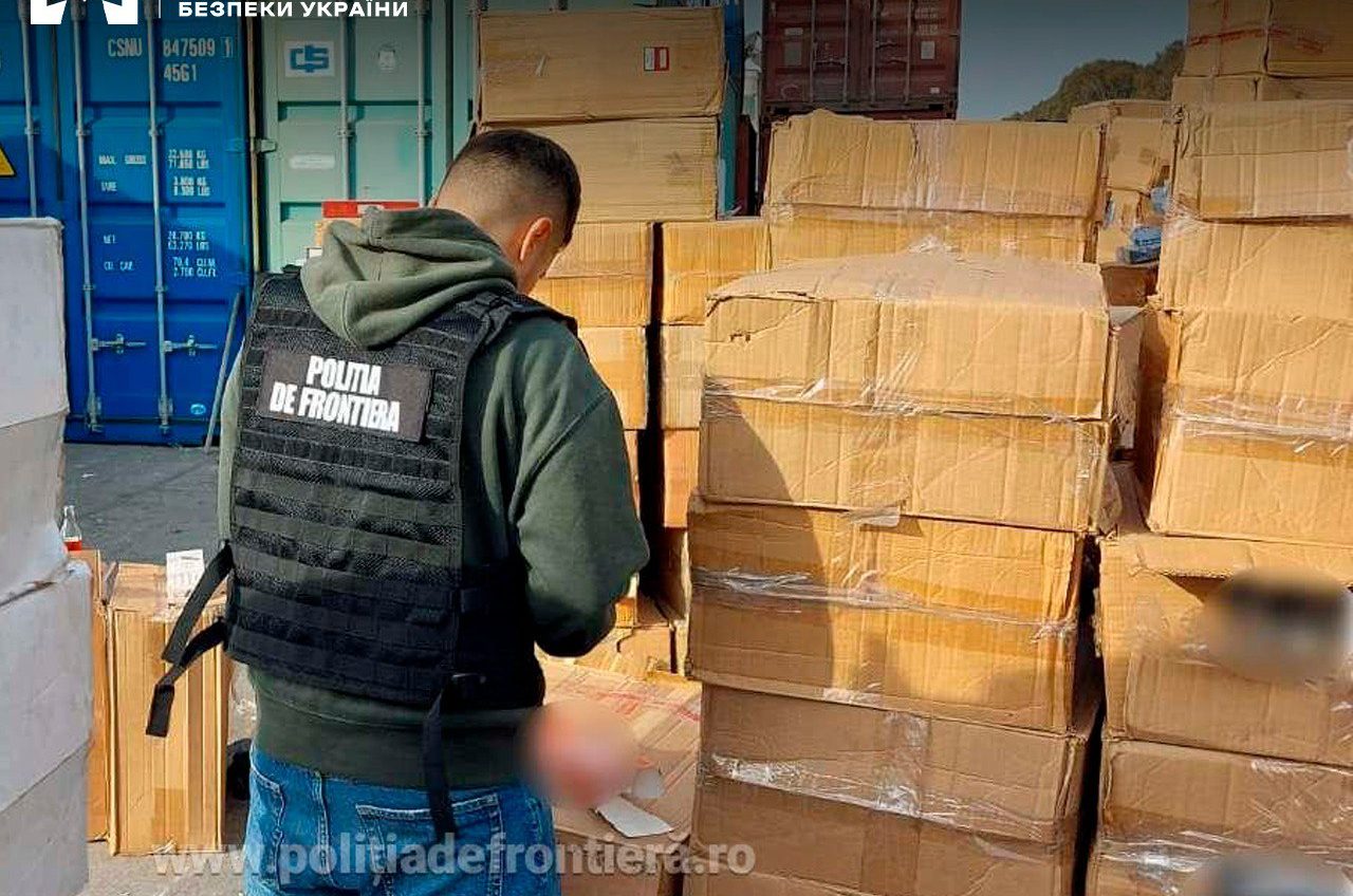 Дивна контрабанда: сигарети на 5 млн прямували в Одеський порт через Румунію «фото»