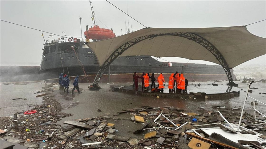 У Чорному морі розламалося навпіл судно яке везло зерно з Одеського порту (фото) «фото»