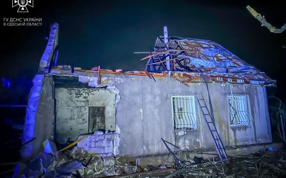Росія здійснила нову дронову атаку: під Одесою зруйновано будинки, загинула людина (фото, відео) «фото»