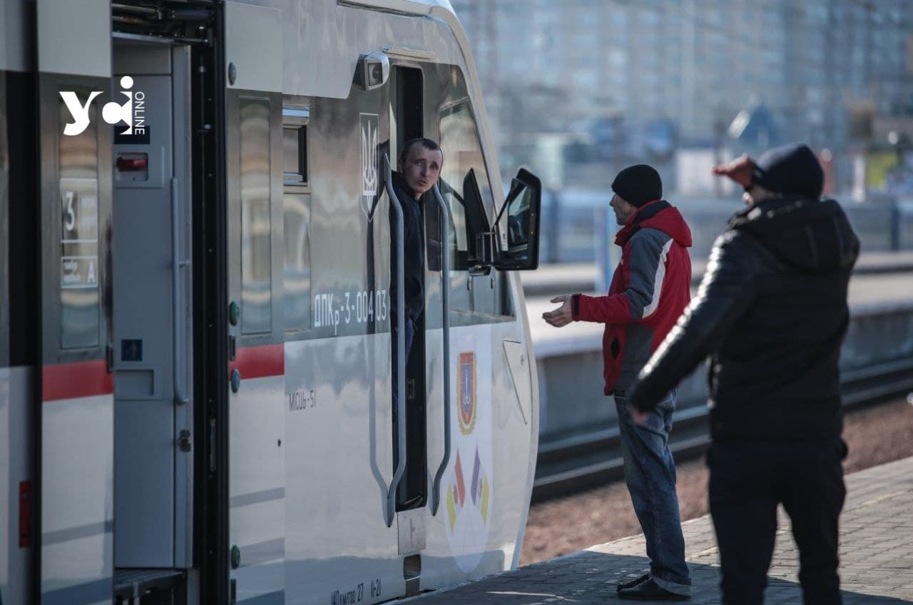 З Одеси призначають додаткові поїзди на свята – до Львова та Києва «фото»
