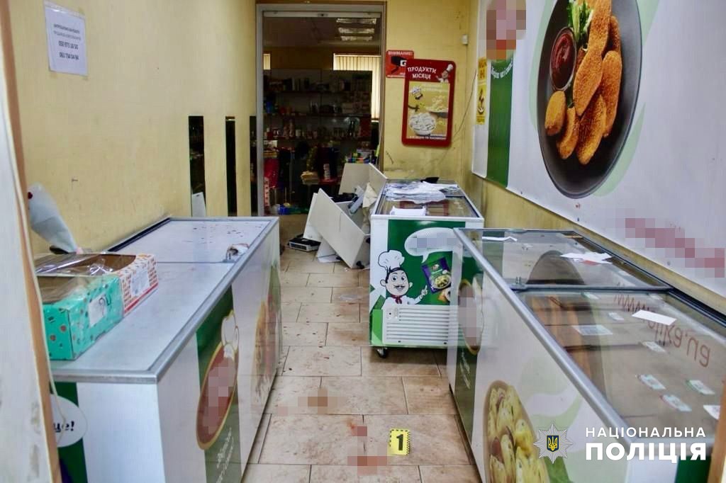 В Одесі жінка влаштувала різанину у магазині (фото) «фото»