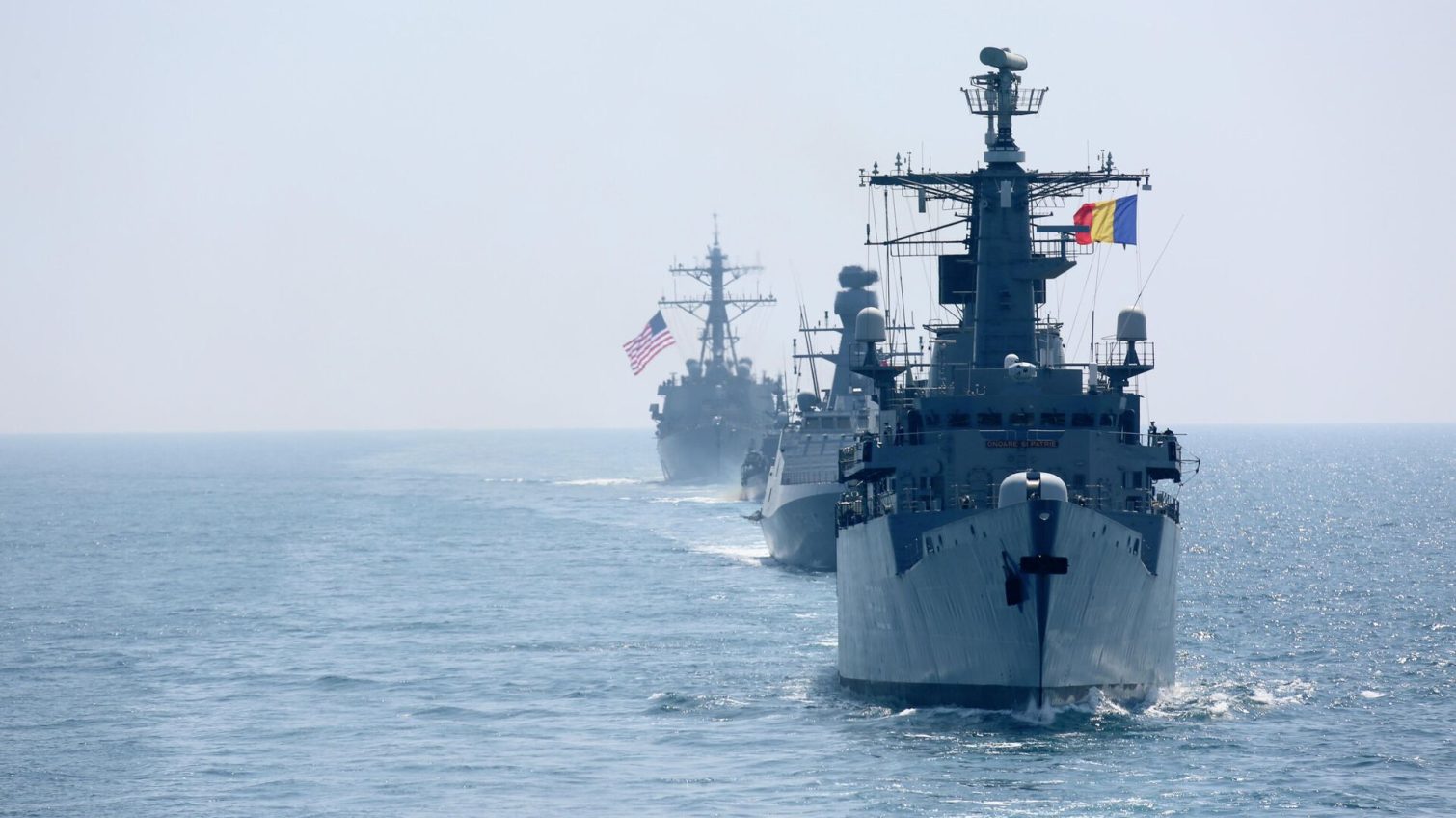 Йдуть перемовини щодо залучення кораблів НАТО для захисту судноплавства до портів України «фото»