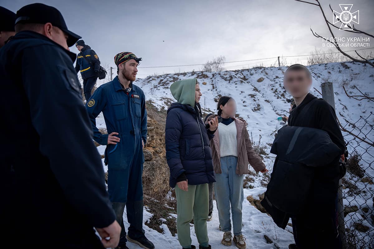 Під Одесою підлітки майже всю ніч блукали у катакомбах (ОНОВЛЕНО, фото) «фото»