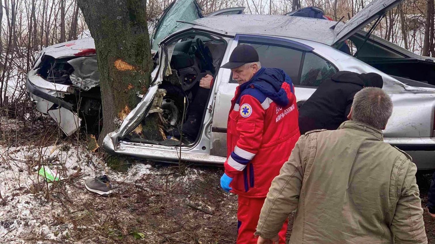 Одеські медики врятували життя постраждалим на Черкащині, випадково ставши свідками ДТП (фото) «фото»