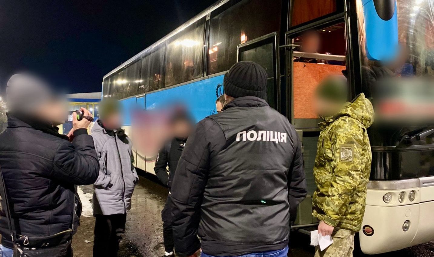 Водій рейсового автобусу з Одеси перевозив ухилянтів до Молдови (фото, відео) «фото»