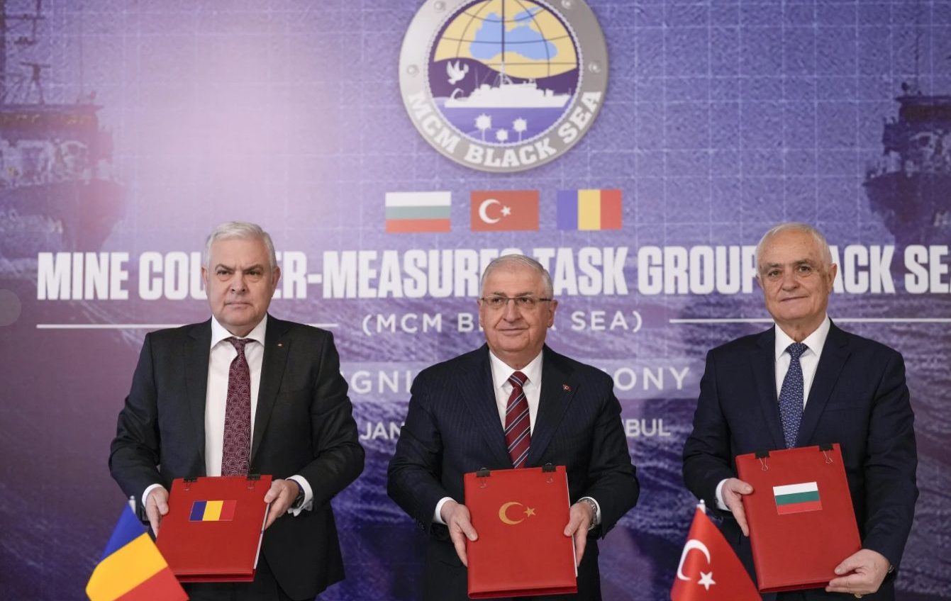 Три чорноморські країни домовилися про очищення Чорного моря від російських мін «фото»