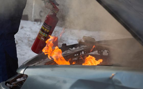 На Одещині чоловік ледь не згорів у власній машині: подробиці (відео) «фото»