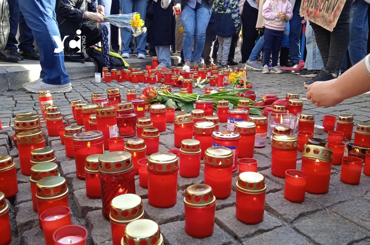 Два роки втрат – росія країна терорист: українці в Бухаресті віддали шану загиблим та постраждалим у війні (фото) «фото»