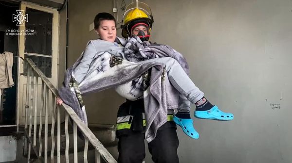 На півдні Одещини горів 4-поверховий гуртожиток: пожежні вивели людей, врятували 10-річного хлопця (фото) «фото»