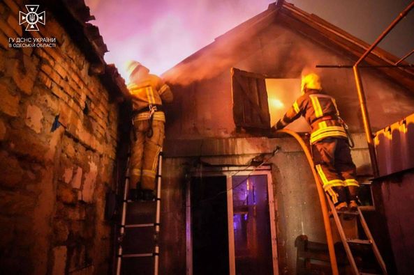 В Одесі спалахнув приватний будинок: загинула людина (фото) «фото»