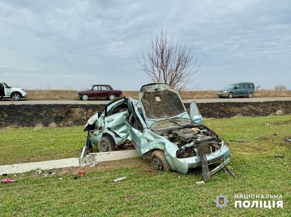 Машина вщент, пасажирка у комі: подробиці моторошної ДТП на Одещині (фото) «фото»